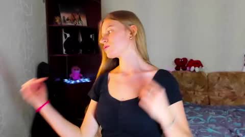 luna_evan online show from January 20, 9:13 am