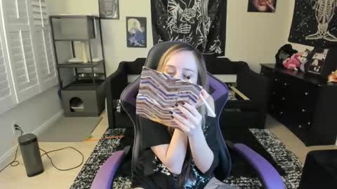 Luna online show from January 11, 1:32 am