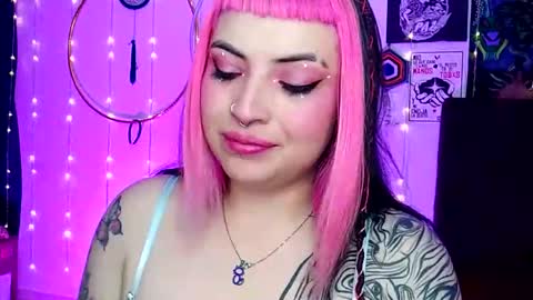 MISS LUNA  online show from February 6, 9:06 pm