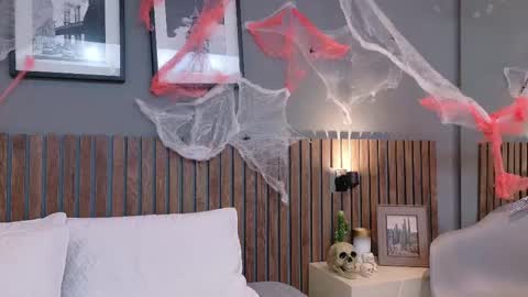 LUNA  online show from October 17, 2:31 pm