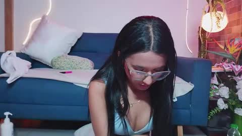 luna_valen online show from March 21, 8:19 am