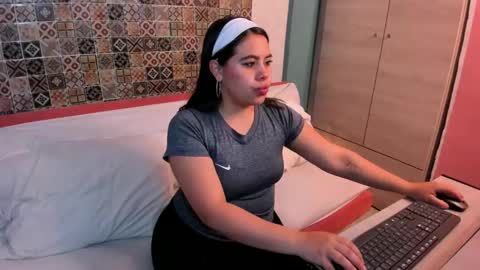 Luna  online show from December 5, 11:11 am