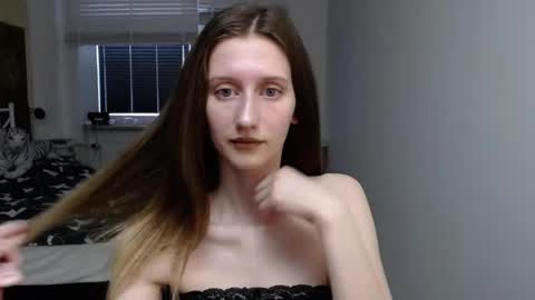 L U N A  online show from March 23, 6:30 am