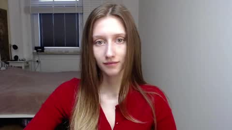 L U N A  online show from April 8, 6:15 am