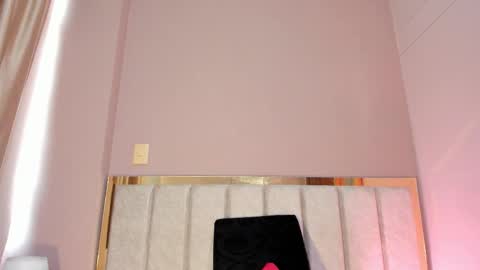 Luna Aspen online show from March 18, 6:02 pm