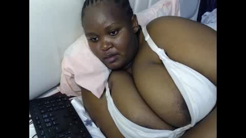 lunabloom01 online show from February 4, 10:13 pm