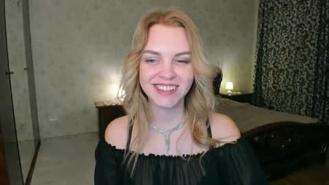 lunaflinn online show from March 5, 4:30 am