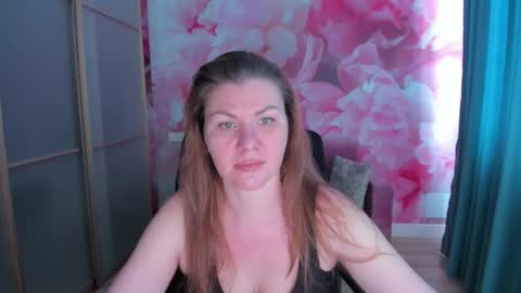 lunakissesx online show from June 14, 11:21 am