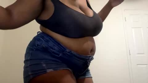 lunamoth00 online show from February 12, 1:18 am