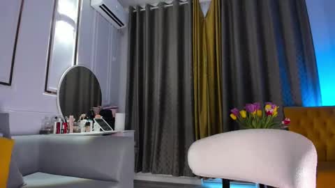 Aisha online show from March 10, 12:17 pm