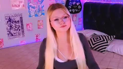 lunariafox online show from July 25, 3:41 pm