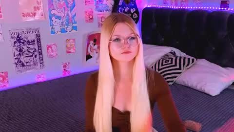 lunariafox online show from July 24, 3:32 pm