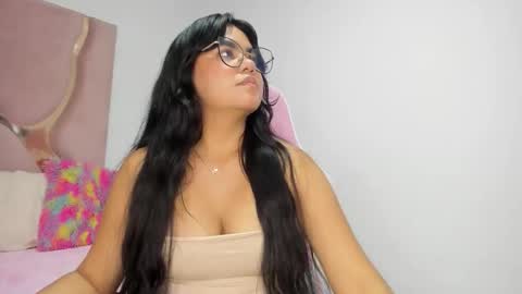 lunascarleht online show from February 11, 4:30 pm