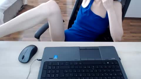 lunavibe_ online show from July 8, 12:07 pm