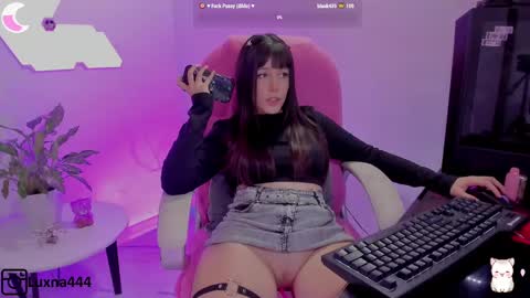   online show from February 21, 10:26 pm