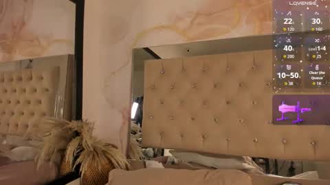 lunna__tylor online show from October 12, 5:54 am