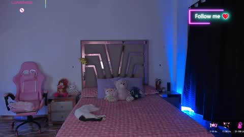 LUNA ROSE online show from February 18, 3:49 am