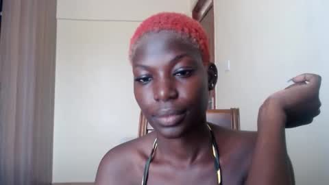 luo_queen online show from June 10, 8:35 am