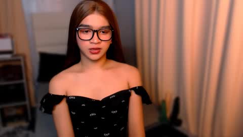 queen lux online show from February 27, 6:53 pm