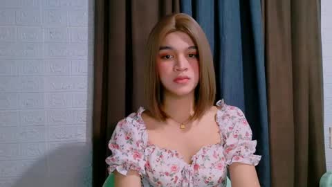 queen lux online show from April 3, 1:42 pm