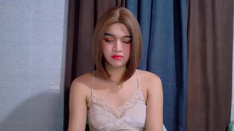 queen lux online show from February 23, 6:36 am