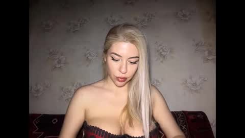 LuxSonyaStar online show from April 28, 8:13 pm