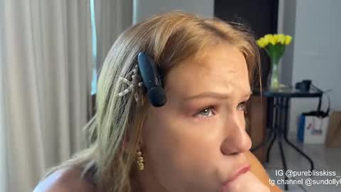 Lana online show from March 27, 4:25 am