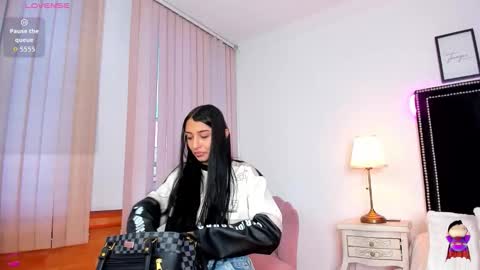 lya_brown online show from February 9, 12:40 pm