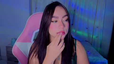 lyavalmont online show from May 22, 12:08 am