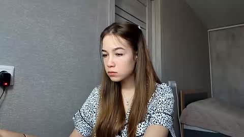 Mia online show from December 18, 1:32 am