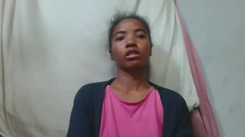lydie856696 online show from May 30, 2:53 am
