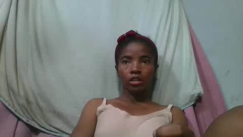lydie856696 online show from May 12, 4:13 pm