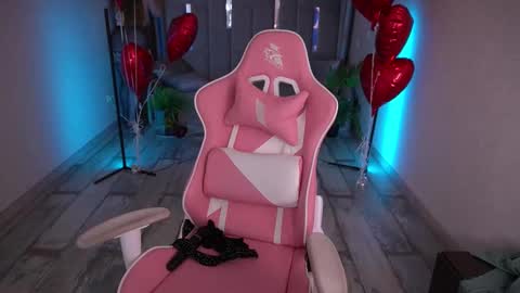 lylanimfa online show from February 19, 4:55 pm