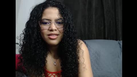 lylii_evans online show from November 19, 1:27 am