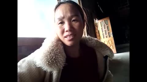 lyn_eva online show from February 17, 4:56 am