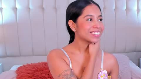 Lyn online show from December 4, 3:46 pm