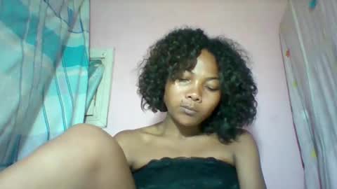 lyndah19 online show from December 21, 6:23 pm