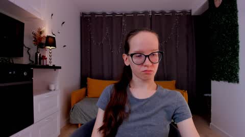 Sara online show from February 6, 4:14 pm