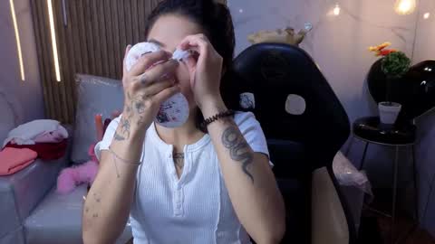 lynn_turner_ online show from March 30, 1:22 pm