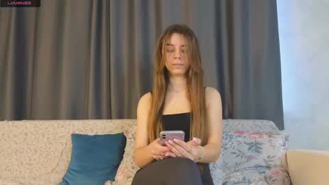 lynnwalker online show from March 28, 10:04 am