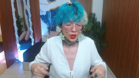 lyra_tay online show from April 8, 7:38 pm