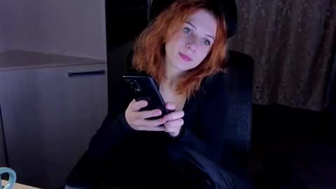lyssan_xo online show from October 14, 5:48 pm