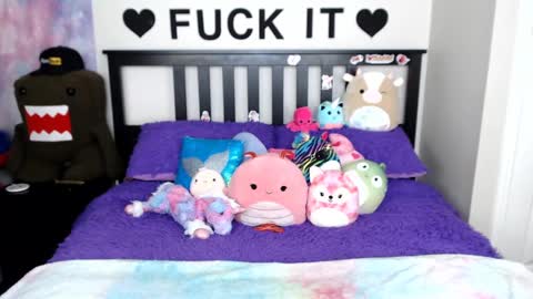 Mackenzie Wolfe online show from March 8, 7:46 am