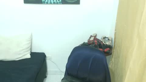 madame_desire_ online show from May 5, 1:03 pm
