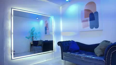 Madame Scarllet  online show from March 3, 11:27 am