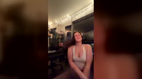 maddie_tha_baddie online show from April 22, 3:03 am