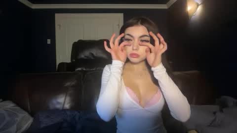 maddieblair1 online show from December 21, 8:35 pm