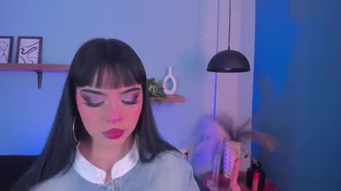 Maddy  online show from November 13, 1:21 pm