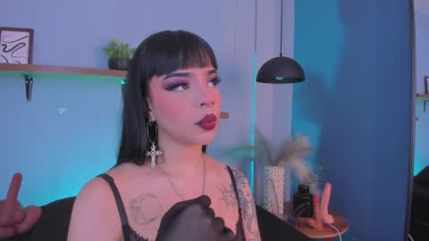 Maddy  online show from November 10, 1:06 pm