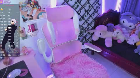 Maddy Foox online show from October 23, 12:05 am